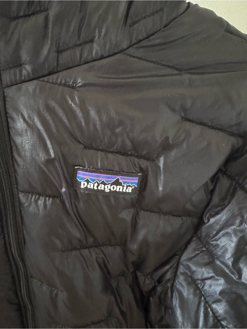 Women’s Patagonia Black Lightweight Down Jacket - Picture 2 of 4